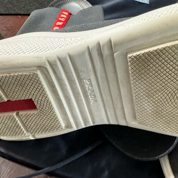 Prada - Picture 4 of 7